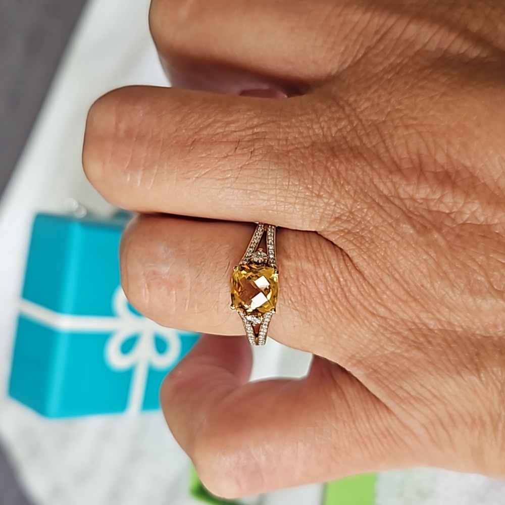 Genuine Citrine 10K Yellow Gold Ring!!! - Picture 15 of 16